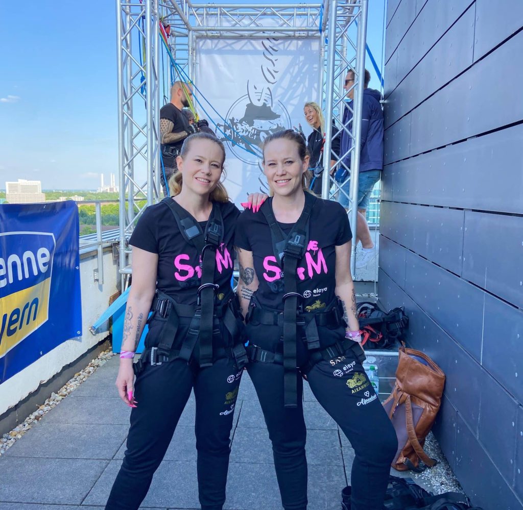 Die zwei Geschwister Stefanie und Julia, die den neuen Weltrekords im House Running aufgestellt haben